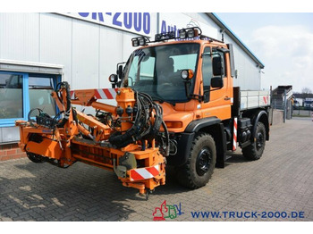 Platós teherautó UNIMOG U400