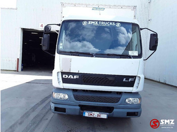 Dobozos felépítményű teherautó DAF 55 220: 2 kép.