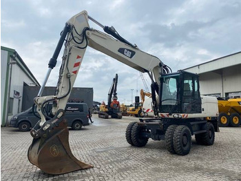 Gumikerekes kotró CATERPILLAR M318D