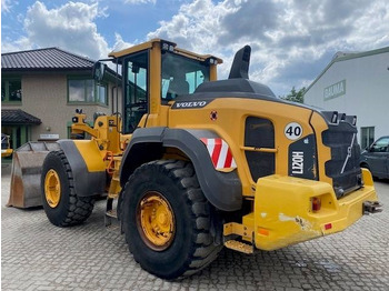 Gumikerekes homlokrakodó Volvo L 120 H MIETE / RENTAL (12001931): 2 kép. Gumikerekes homlokrakodó Volvo L 120 H MIETE / RENTAL (12001931): 2 kép.
