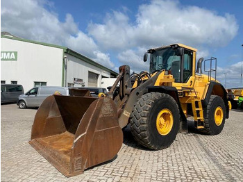 Gumikerekes homlokrakodó VOLVO L150G