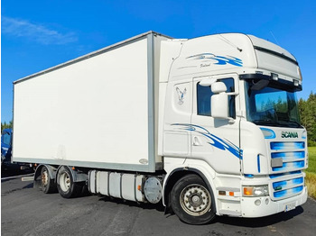 Dobozos felépítményű teherautó Scania R 480: 2 kép. Dobozos felépítményű teherautó Scania R 480: 2 kép.