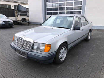 Szedán MERCEDES-BENZ