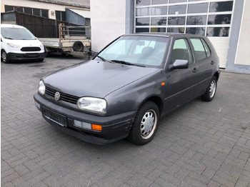 Szedán Volkswagen Golf 1.8 GL Klima: 3 kép.