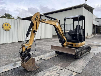 Minikotró Caterpillar 302.7DCR: 2 kép.