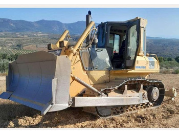 Buldózer KOMATSU D65EX-15