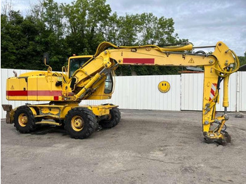 Gumikerekes kotró LIEBHERR A 900