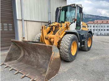 Gumikerekes homlokrakodó Liebherr L514 Stereo: 3 kép.