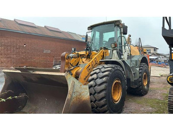 Gumikerekes homlokrakodó LIEBHERR L 544