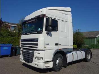 Nyergesvontató DAF XF 105 460