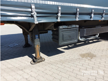 Ponyvás félpótkocsi SCHMITZ Curtainsider Mega: 2 kép. Ponyvás félpótkocsi SCHMITZ Curtainsider Mega: 2 kép.