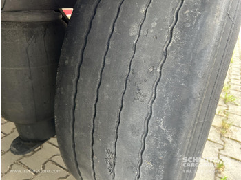 Ponyvás félpótkocsi SCHMITZ Curtainsider Standard: 4 kép.