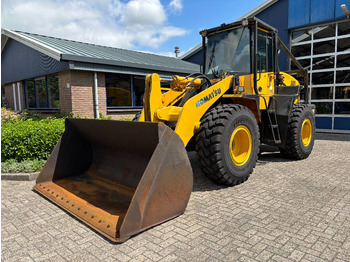 Gumikerekes homlokrakodó KOMATSU WA320-5