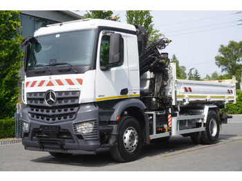 Billenőplatós teherautó, Darus autó MERCEDES-BENZ Arocs 1833 / 87,000 km!!! / Hds HIAB X-DUO 128 B-2 / three-sided tipper: 3 kép.