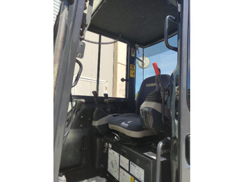 Minikotró KOMATSU PC45MR-3: 5 kép. Minikotró KOMATSU PC45MR-3: 5 kép.