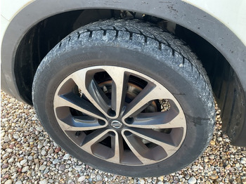 Terepjáró/ SUV 2011 Nissan Qashqai SUV: 3 kép. Terepjáró/ SUV 2011 Nissan Qashqai SUV: 3 kép.