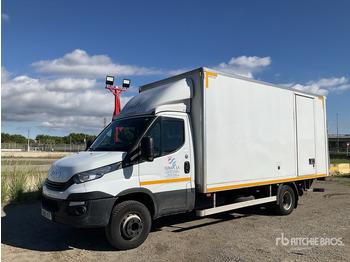 Dobozos felépítményű teherautó IVECO Daily 70c18
