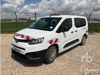 Autó TOYOTA