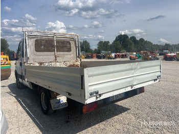 Platós kisteherautó 2006 Iveco Daily 35C12 Crew Cab (Inoperable) Flatbed Truck: 3 kép. Platós kisteherautó 2006 Iveco Daily 35C12 Crew Cab (Inoperable) Flatbed Truck: 3 kép.