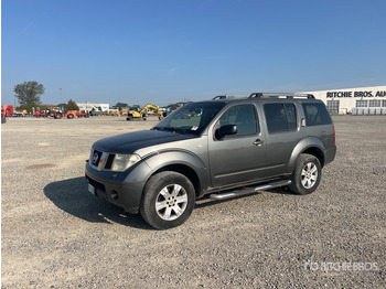 Terepjáró/ SUV NISSAN