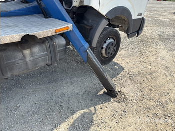 Emelőkosaras teherautó 2017 Nissan Cabstar Cabstar 35.12 2017 Socage DA 324 24 m on Bucket Truck: 5 kép.
