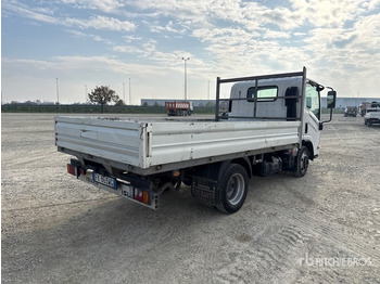 Platós teherautó 2018 Isuzu M21 Flatbed Truck: 3 kép. Platós teherautó 2018 Isuzu M21 Flatbed Truck: 3 kép.