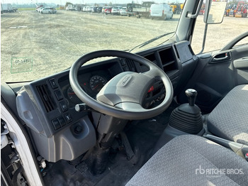 Platós teherautó 2018 Isuzu M21 Flatbed Truck: 4 kép. Platós teherautó 2018 Isuzu M21 Flatbed Truck: 4 kép.