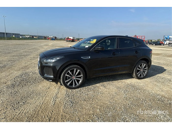 Terepjáró/ SUV 2018 Jaguar E Pace 2.0D I4 R-DYNAMIC SE 4WD 240CV SUV: 3 kép. Terepjáró/ SUV 2018 Jaguar E Pace 2.0D I4 R-DYNAMIC SE 4WD 240CV SUV: 3 kép.