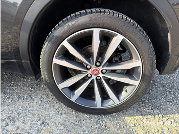 Terepjáró/ SUV 2018 Jaguar E Pace 2.0D I4 R-DYNAMIC SE 4WD 240CV SUV: 4 kép. Terepjáró/ SUV 2018 Jaguar E Pace 2.0D I4 R-DYNAMIC SE 4WD 240CV SUV: 4 kép.