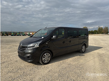 Minibusz RENAULT Trafic