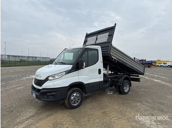 Billenőplatós kisteherautó IVECO Daily