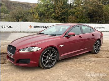 Autó JAGUAR