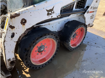 Mini homlokrakodó BOBCAT S450