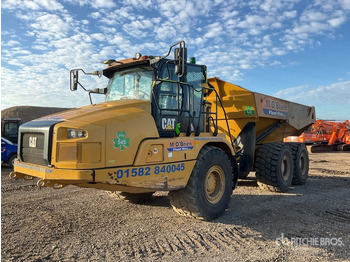 Csuklós dömper CATERPILLAR 730