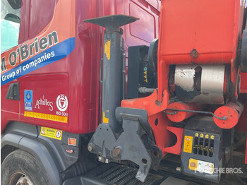 Nyergesvontató 2014 Scania 6x4 Sleeper Truck Tractor w/Crane: 5 kép.
