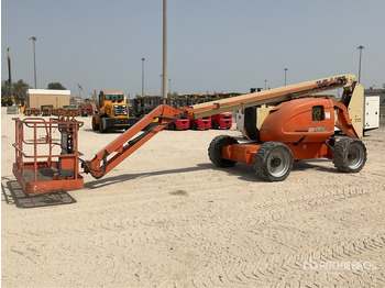 Személyemelő JLG 600AJ