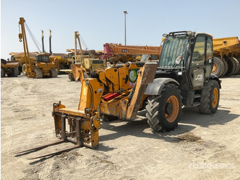Teleszkópos rakodó JCB