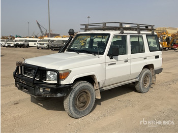 Terepjáró/ SUV TOYOTA Land Cruiser