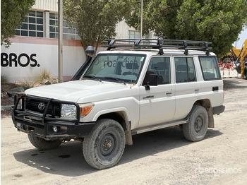 Terepjáró/ SUV TOYOTA Land Cruiser