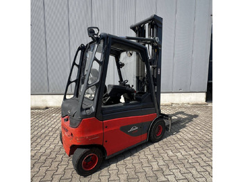 Elektromos targonca Linde E25-01 (387): 2 kép.