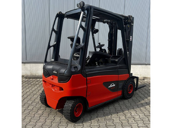 Elektromos targonca Linde E25L (387): 2 kép.