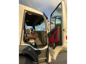 Tartályos teherautó VOLVO FM: 3 kép. Tartályos teherautó VOLVO FM: 3 kép.