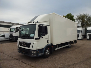 Dobozos kisteherautó MAN