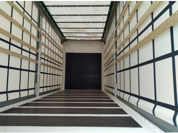 Ponyvás felépítmény Krone BDF-System, 7.820 mm lang.: 3 kép. Ponyvás felépítmény Krone BDF-System, 7.820 mm lang.: 3 kép.