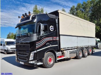 Ponyvás teherautó VOLVO FH16 750