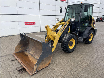 Derékcsuklós rakodó