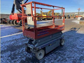 Ollós emelő Skyjack SJ3220: 4 kép. Ollós emelő Skyjack SJ3220: 4 kép.