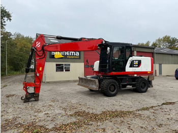 Gumikerekes kotró CATERPILLAR M320F