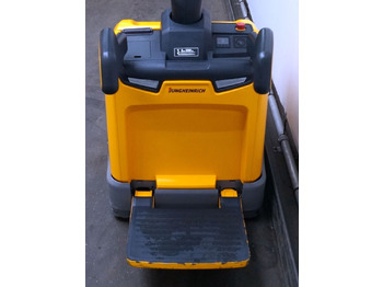 Kézi raklapemelő Jungheinrich ERE120: 3 kép. Kézi raklapemelő Jungheinrich ERE120: 3 kép.