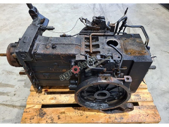 Sebességváltó Skrzynia biegów, most tylny Deutz Agrotron 100: 3 kép. Sebességváltó Skrzynia biegów, most tylny Deutz Agrotron 100: 3 kép.